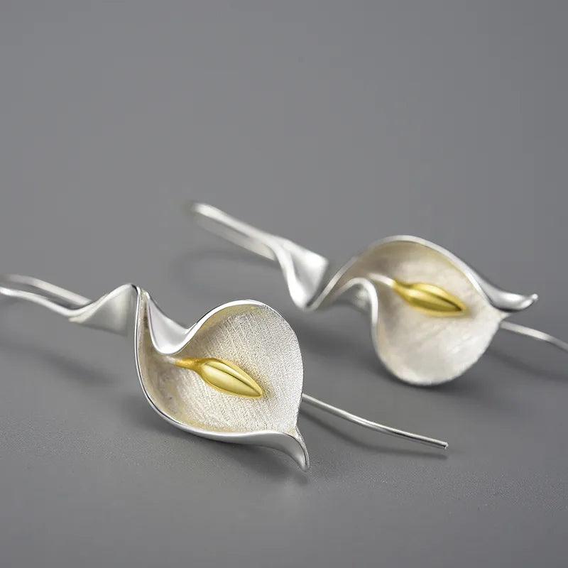 Boucles d'oreilles calla Lily | Argent 925 détails plaqué Or 18K