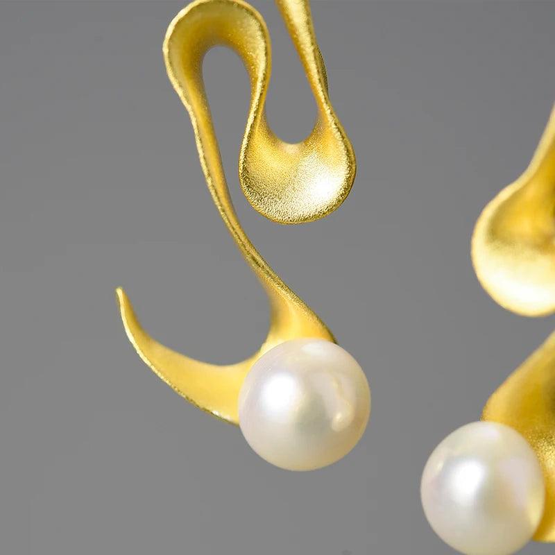 Boucles d'oreilles perle véritable sur spirale | Argent 925 détails plaqué Or 18k