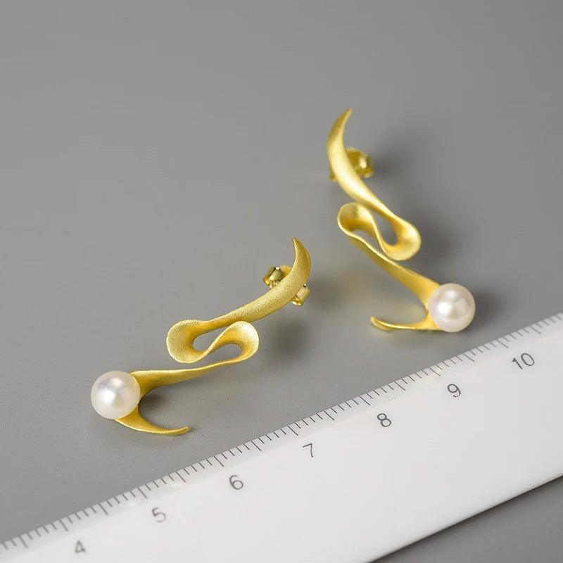 Boucles d'oreilles perle véritable sur spirale | Argent 925 détails plaqué Or 18k